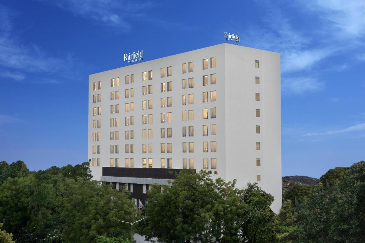 Fairfield By Marriott Ahmedabad Hotel Bagian luar foto