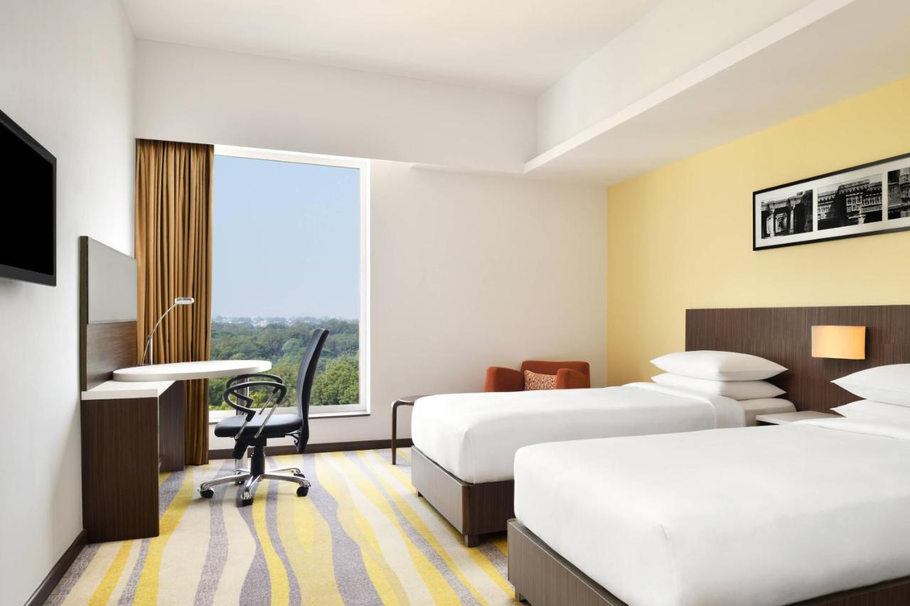 Fairfield By Marriott Ahmedabad Hotel Bagian luar foto