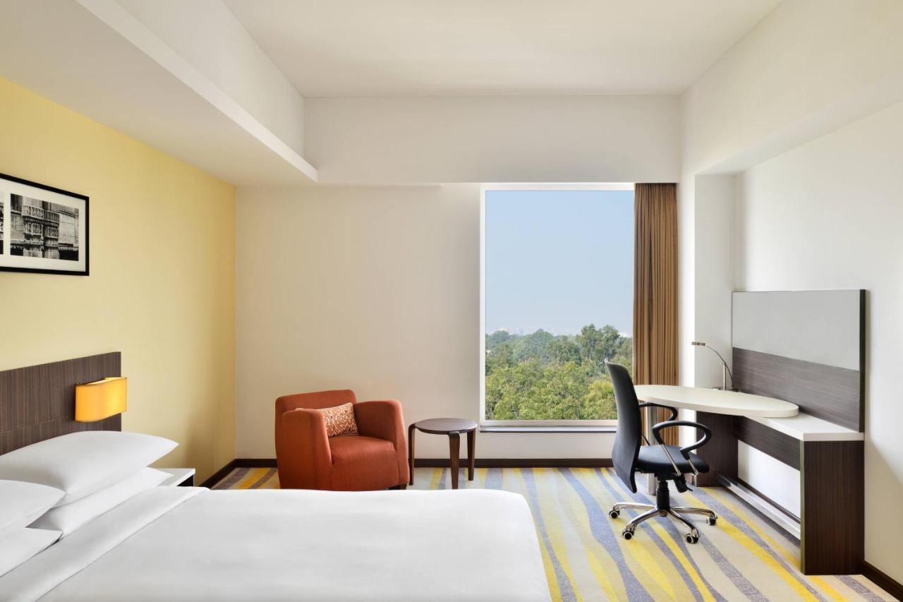 Fairfield By Marriott Ahmedabad Hotel Bagian luar foto