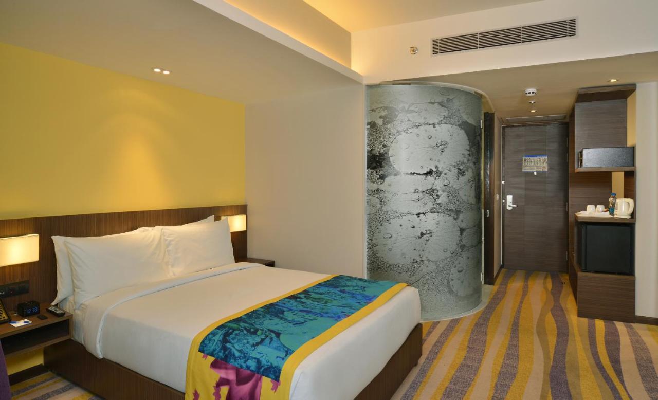 Fairfield By Marriott Ahmedabad Hotel Bagian luar foto