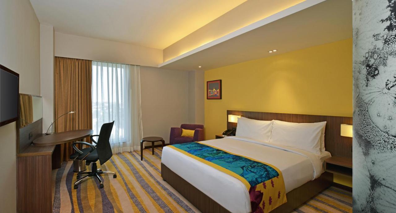 Fairfield By Marriott Ahmedabad Hotel Bagian luar foto